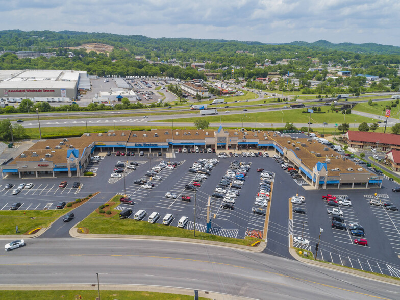 900 Conference Dr, Goodlettsville, TN for rent - Building Photo - Image 2 of 12