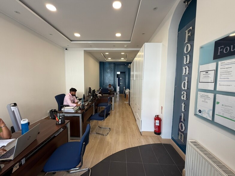 7 Spring St, London to rent - Building Photo - Image 2 of 13