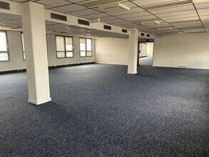 Office in Montreuil for sale Interior Photo- Image 2 of 2