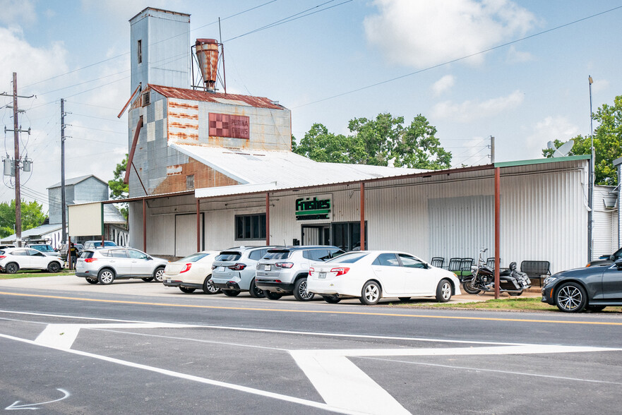 2614 Washington St, Waller, TX for rent - Building Photo - Image 1 of 7