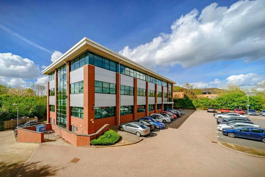 Pegasus Ct, Warwick to rent - Building Photo - Image 2 of 12