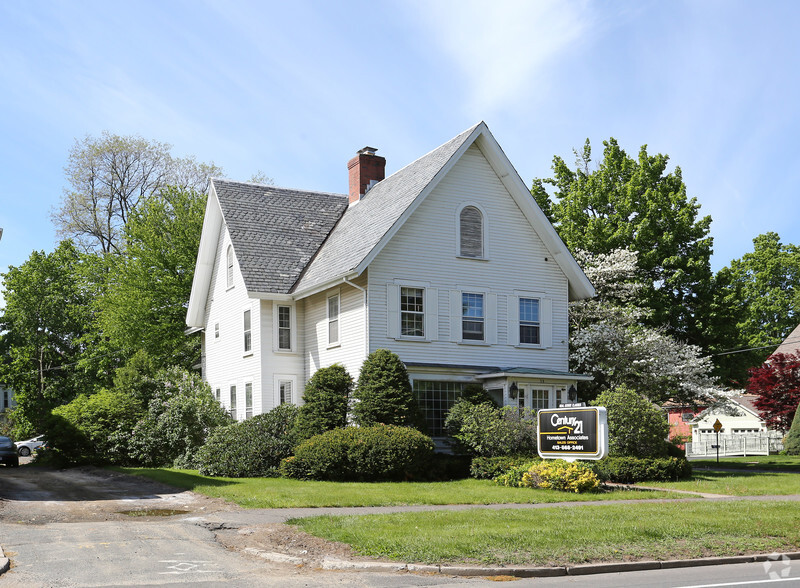 54 Court St, Westfield, MA for sale - Primary Photo - Image 1 of 17