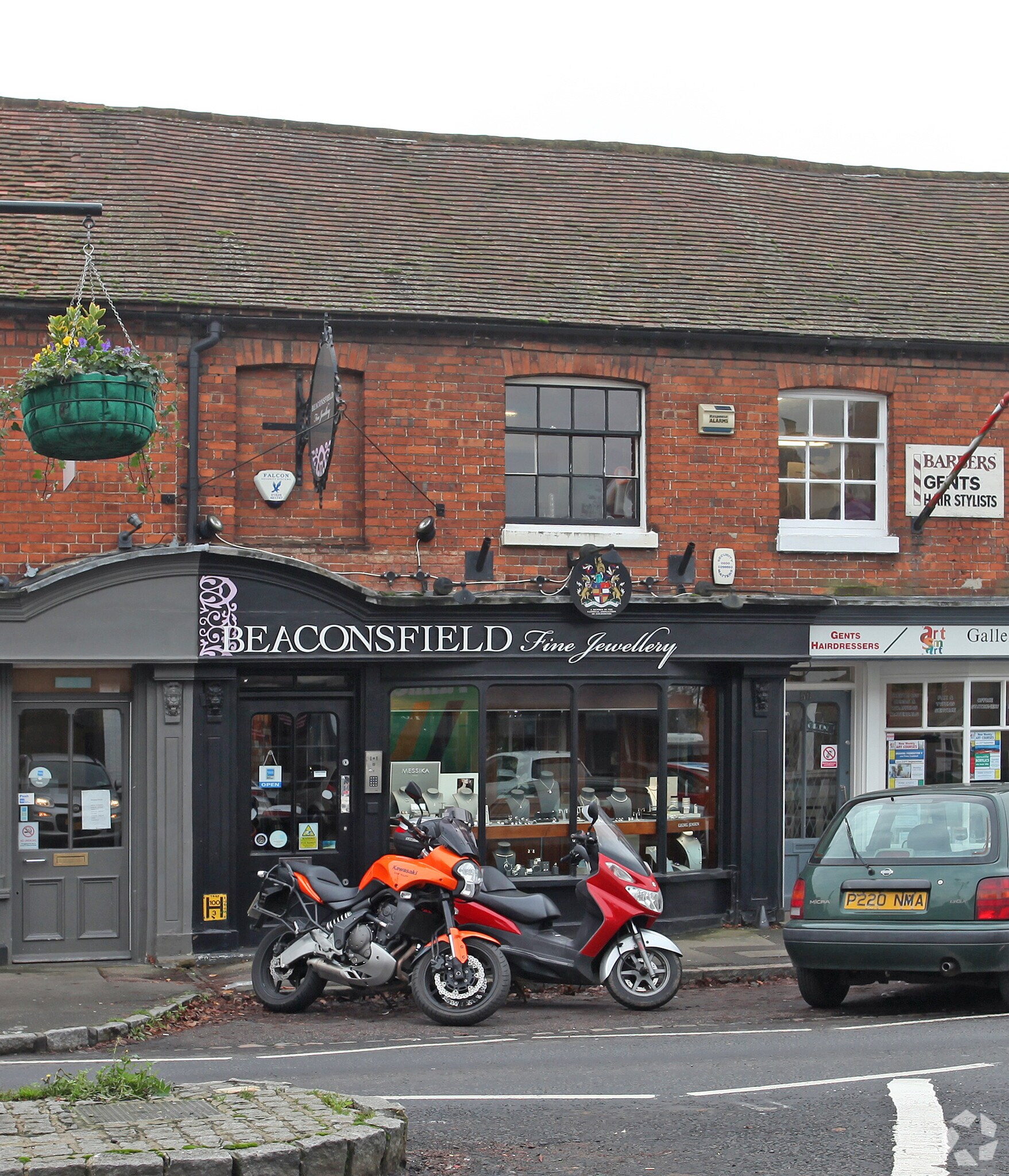 52-52A London End, Beaconsfield for sale Primary Photo- Image 1 of 1