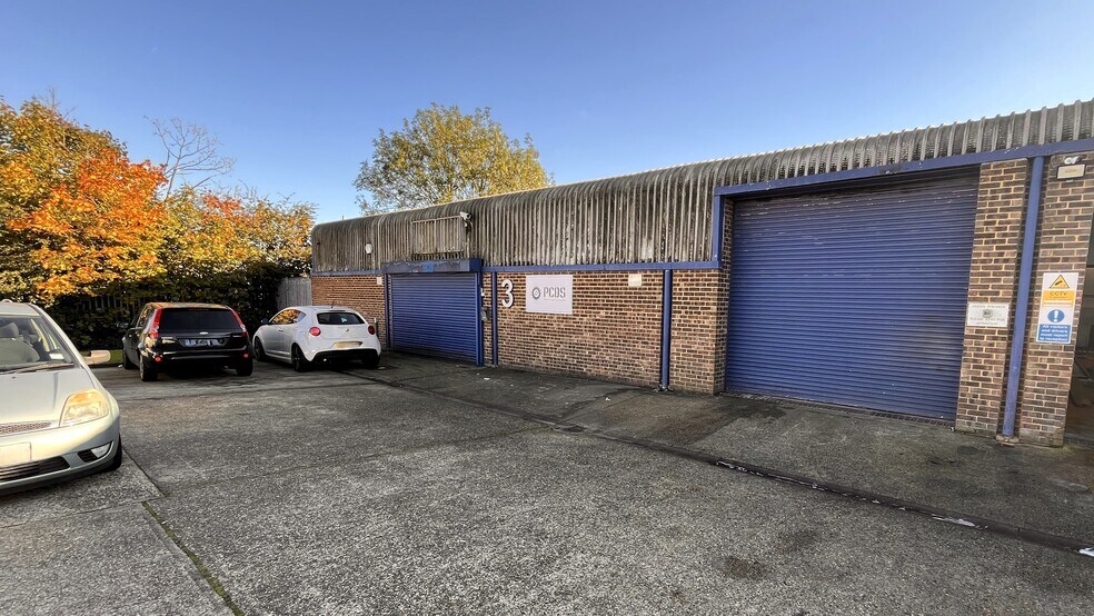 3-5 Hemmells, Basildon for rent - Building Photo - Image 1 of 1