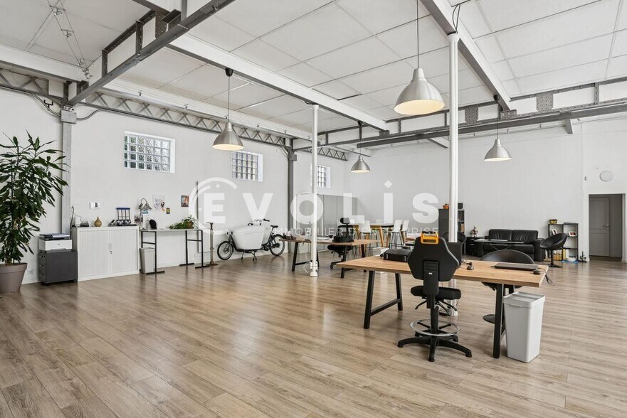 Office in Chatenay Malabry for sale - Building Photo - Image 3 of 22