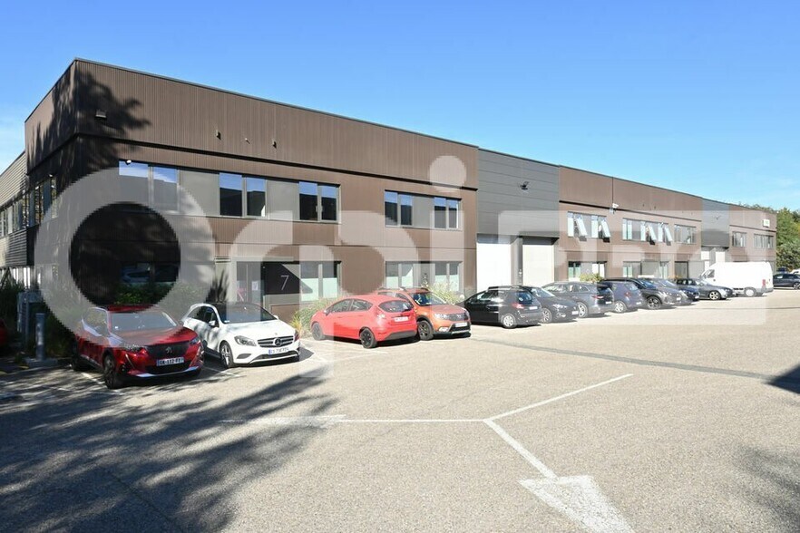 12 Chemin Des Gorges, Dardilly to rent - Building Photo - Image 2 of 34