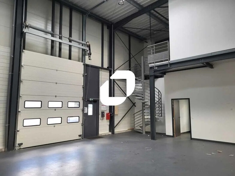 Light Industrial in Mérignac to rent - Building Photo - Image 3 of 10