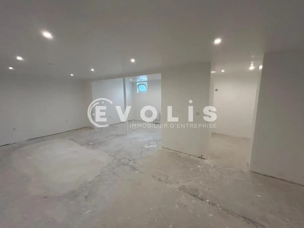 Office in Corbeil-Essonnes to rent Interior Photo- Image 1 of 8