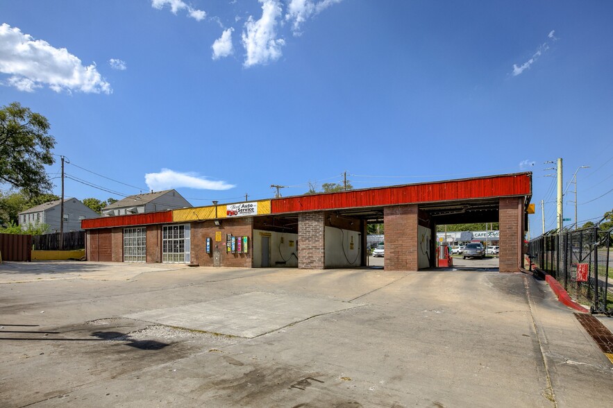 7030 Troost Ave, Kansas City, MO for sale - Building Photo - Image 1 of 24