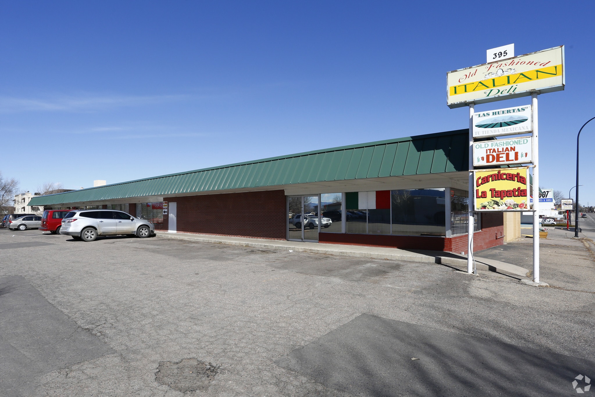 Littleton Blvd Assemblage portfolio of 3 properties for sale on LoopNet.co.uk Primary Photo- Image 1 of 3