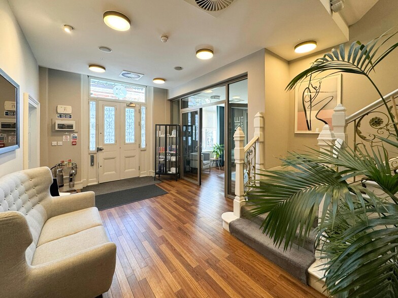 21 Devonshire St, London to rent - Interior Photo - Image 3 of 19