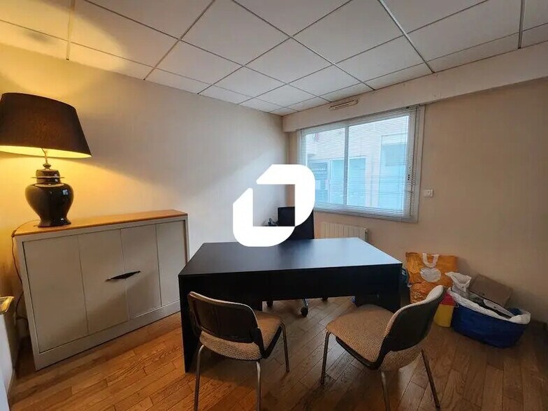Office in Viroflay to rent - Interior Photo - Image 3 of 9