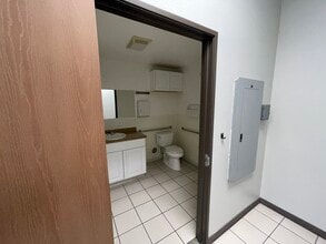 2833-2949 E Desert Inn Rd, Las Vegas, NV to rent Building Photo- Image 2 of 13