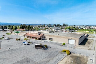 1067 N Davis Rd, Salinas, CA - AERIAL map view
