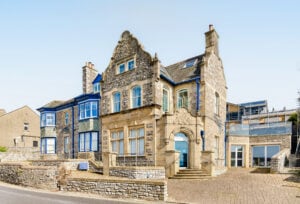 20-21 The Promenade, Carnforth to rent Building Photo- Image 1 of 2