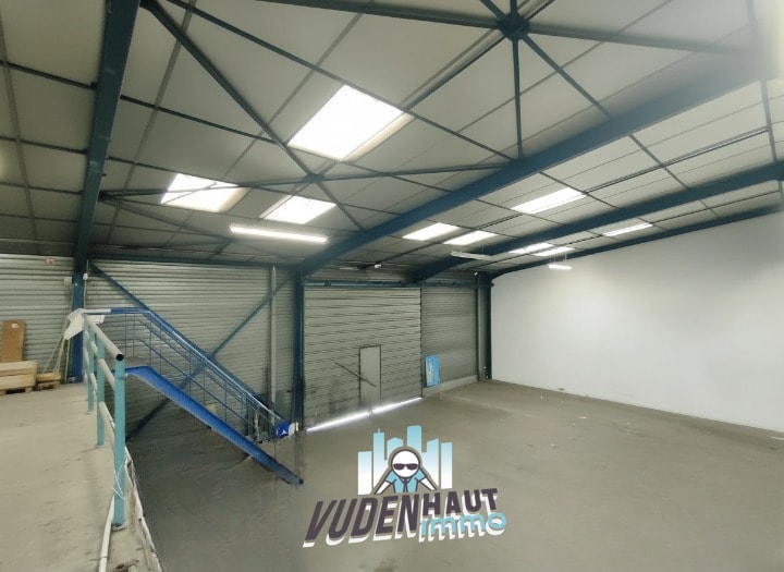 Light Industrial in Toulouse to rent - Interior Photo - Image 2 of 9