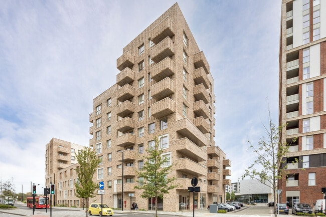 More details for Kestrel Ct, London - Retail to Rent