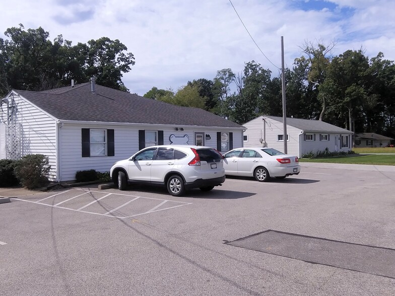 8778 & 8790 Munson Rd, Mentor, OH 44060 portfolio of 2 properties for sale on LoopNet.co.uk - Building Photo - Image 1 of 10