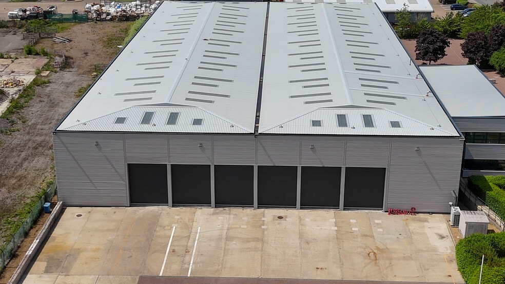 Salthouse Rd, Northampton to rent - Building Photo - Image 2 of 5