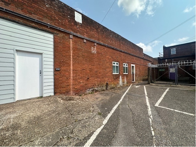 364 Ashley Rd, Poole to rent - Building Photo - Image 2 of 3