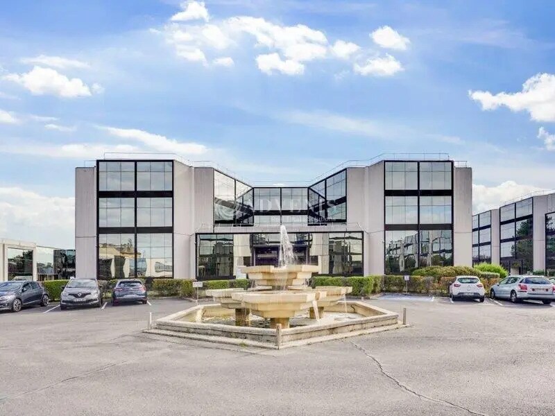 Office in Argenteuil to rent Building Photo- Image 1 of 17