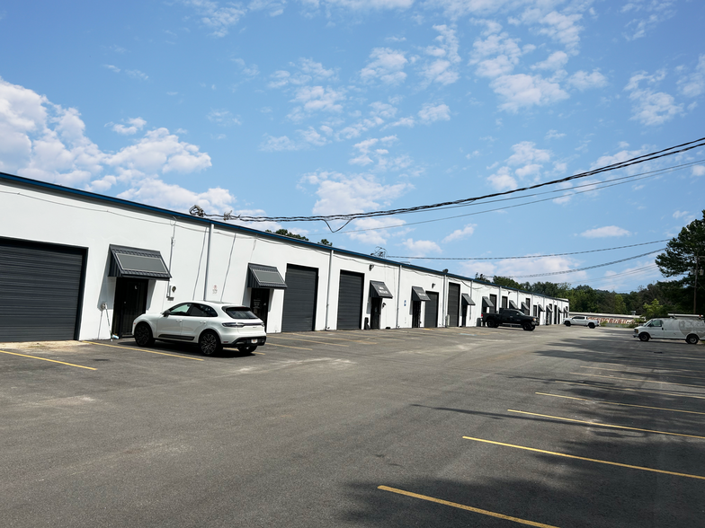 2260 Lithonia Industrial Blvd, Lithonia, GA for rent - Building Photo - Image 1 of 8