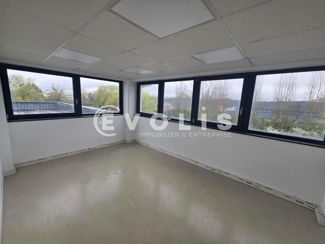Light Industrial in Évry-Courcouronnes to rent Interior Photo- Image 1 of 8