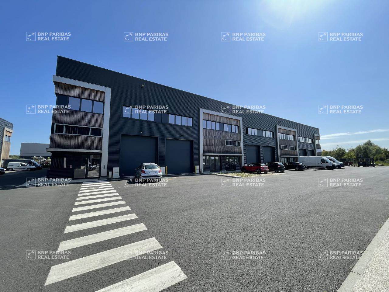 Light Industrial in Vaires-sur-Marne to rent Building Photo- Image 1 of 7
