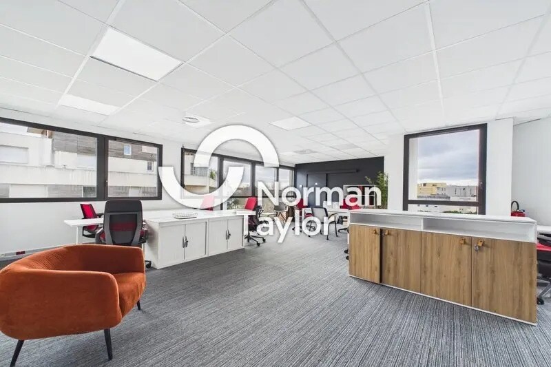 Office in Montpellier to rent - Building Photo - Image 1 of 8