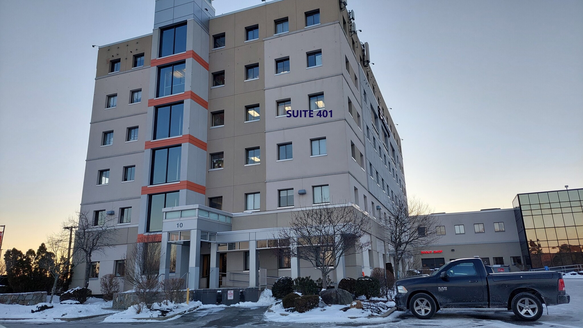 2-100 Tower Office Park, Woburn, MA to rent Building Photo- Image 1 of 7