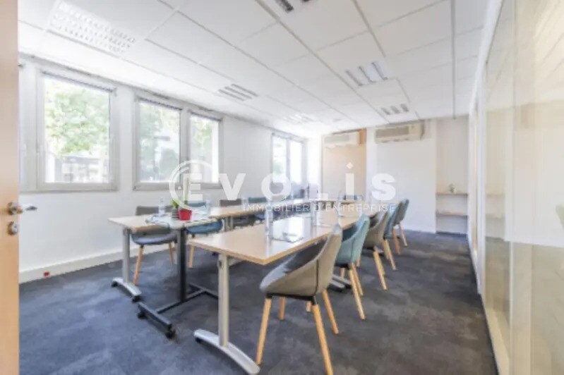 Office in Boulogne-Billancourt to rent - Building Photo - Image 1 of 12