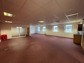 Abercrombie Ct, Westhill to rent Interior Photo- Image 2 of 5