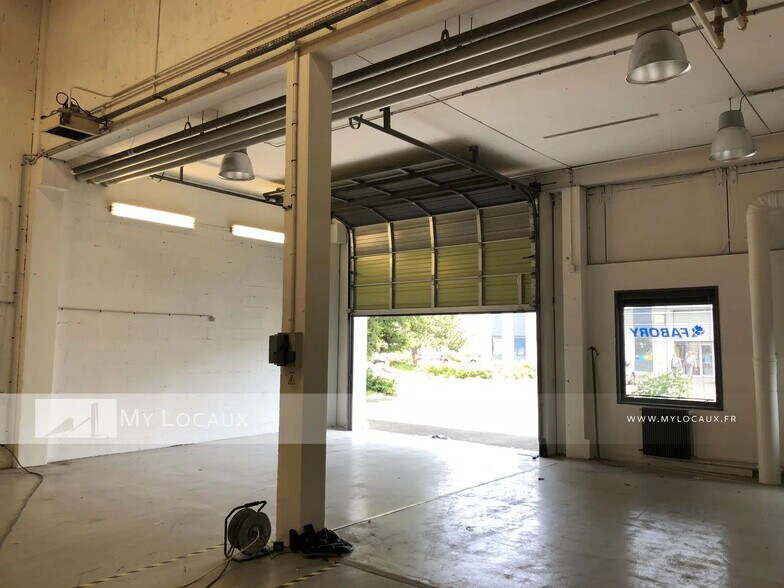 Light Industrial in Gennevilliers to rent - Interior Photo - Image 3 of 6