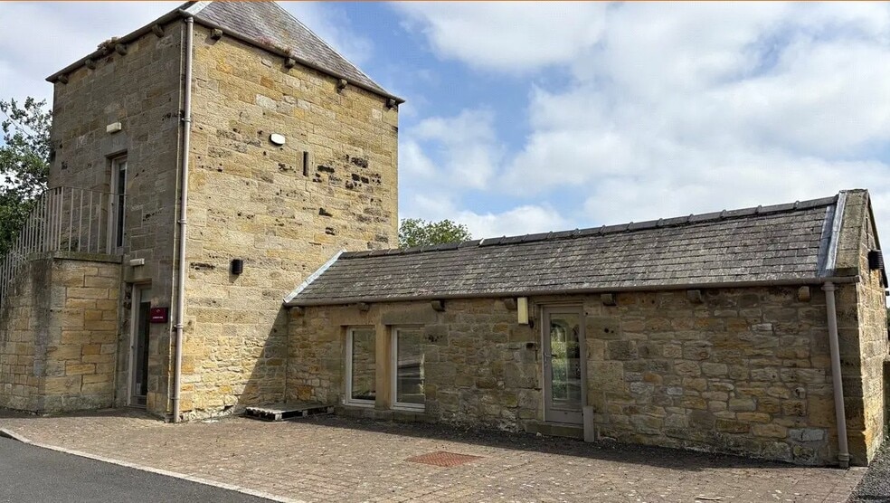 Berwick Hill Rd, Newcastle Upon Tyne to rent - Building Photo - Image 2 of 2