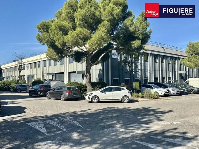 Location Local d'activités 741 m²