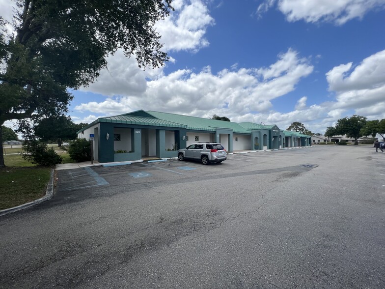 1101-1111 N Parrott Ave, Okeechobee, FL for rent - Building Photo - Image 2 of 4