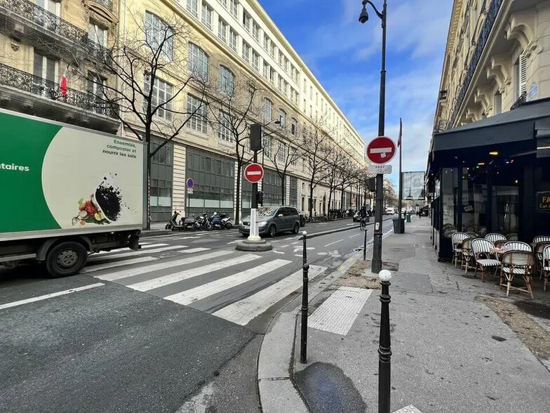 Retail in Paris for sale - Building Photo - Image 1 of 5
