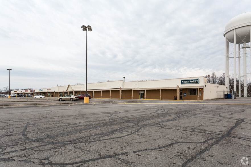 2828-2996 McCartney Rd, Youngstown, OH for rent - Building Photo - Image 3 of 3