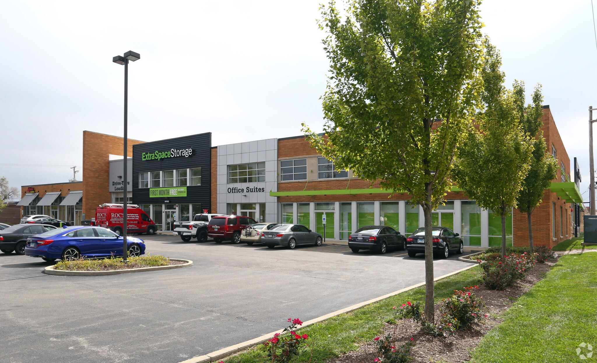 7125 W Gunnison St, Harwood Heights, IL to rent Primary Photo- Image 1 of 5