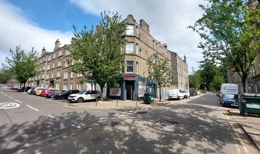 30-32 Park Av, Dundee to rent - Building Photo - Image 2 of 3