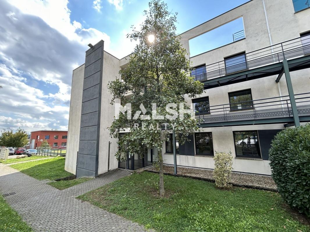 Office in Brignais to rent Building Photo- Image 1 of 13