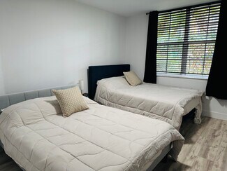 More details for 19555 E Country Club Dr, Aventura, FL - Specialist for Sale