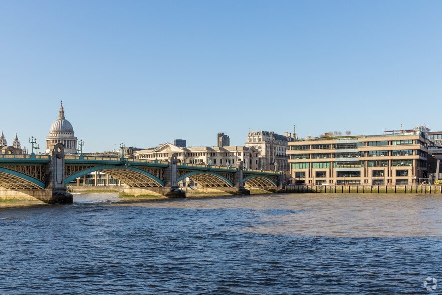 10 Queen Street Pl, London to rent - Building Photo - Image 2 of 16