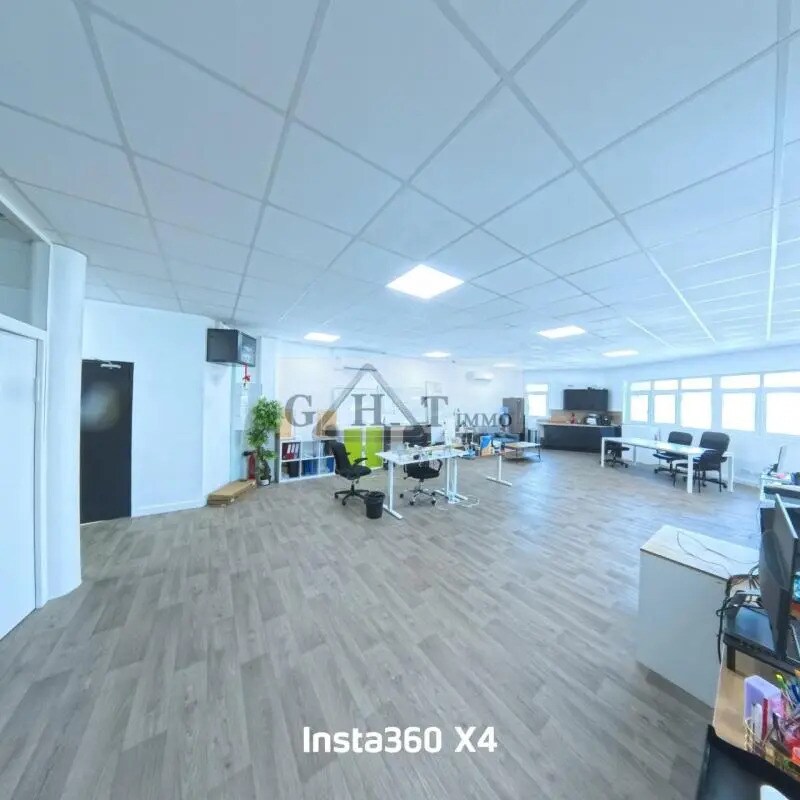 Office in Créteil to rent Interior Photo- Image 1 of 8
