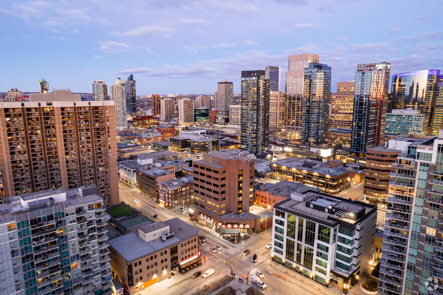 602 12th Ave SW, Calgary, AB for sale - Aerial - Image 2 of 9