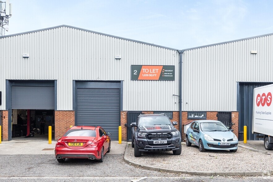 Cleveland St, Darlington to rent - Building Photo - Image 2 of 2