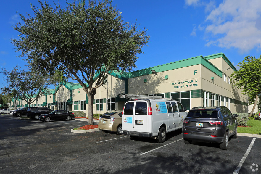 747-769 Shotgun Rd, Sunrise, FL for rent - Primary Photo - Image 1 of 15