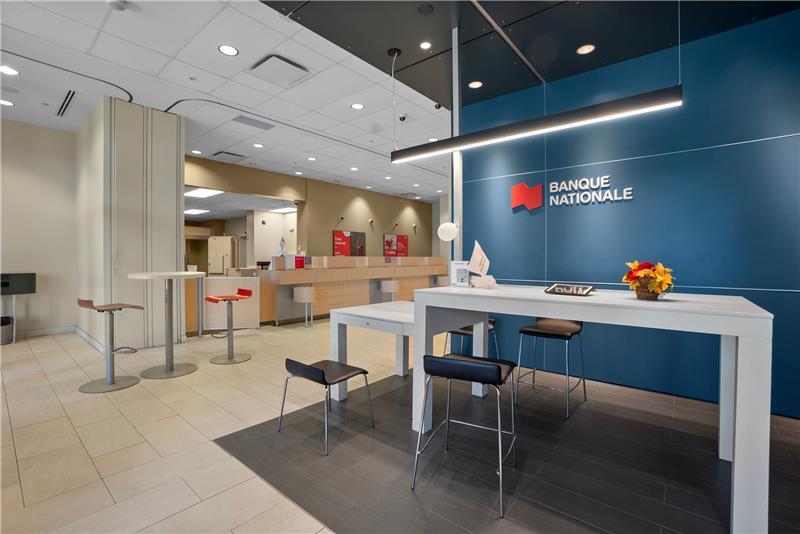 Boul. de la Côte Vertu portfolio of 3 properties for sale on LoopNet.co.uk - Interior Photo - Image 3 of 8