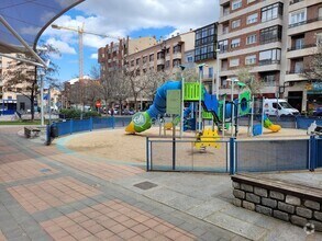 Retail in Segovia, Segovia to rent Interior Photo- Image 2 of 3