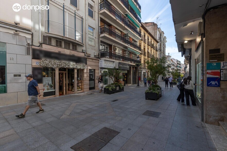 Retail in Granada for sale - Building Photo - Image 1 of 17